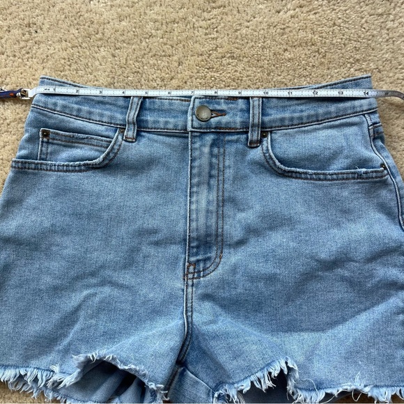 ✨Billabong High Rise Cutoff Blue Jean Shorts - Size 27 - EUC - Stretch - Picture 6 of 8